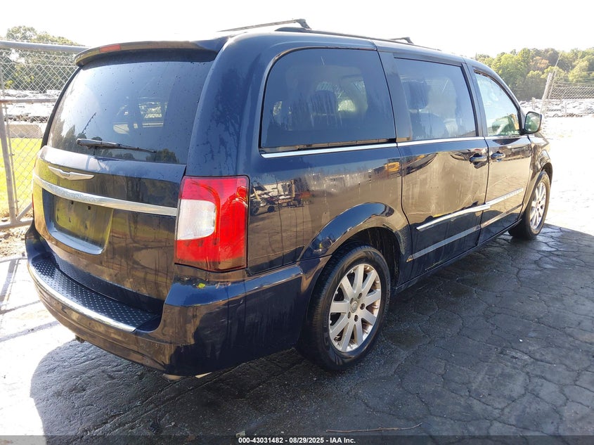 2A4RR8DG8BR716635 2011 CHRYSLER TOWN & COUNTRY photo no. 4