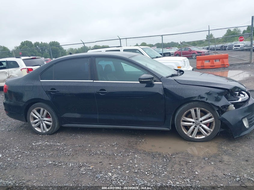 2013 VOLKSWAGEN JETTA GLI - 3VW4A7AJ1DM222870
