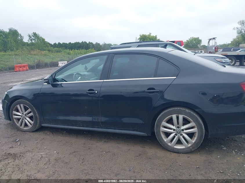 2013 VOLKSWAGEN JETTA GLI - 3VW4A7AJ1DM222870