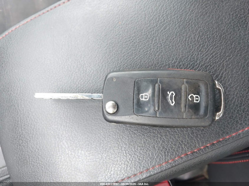 2013 VOLKSWAGEN JETTA GLI - 3VW4A7AJ1DM222870