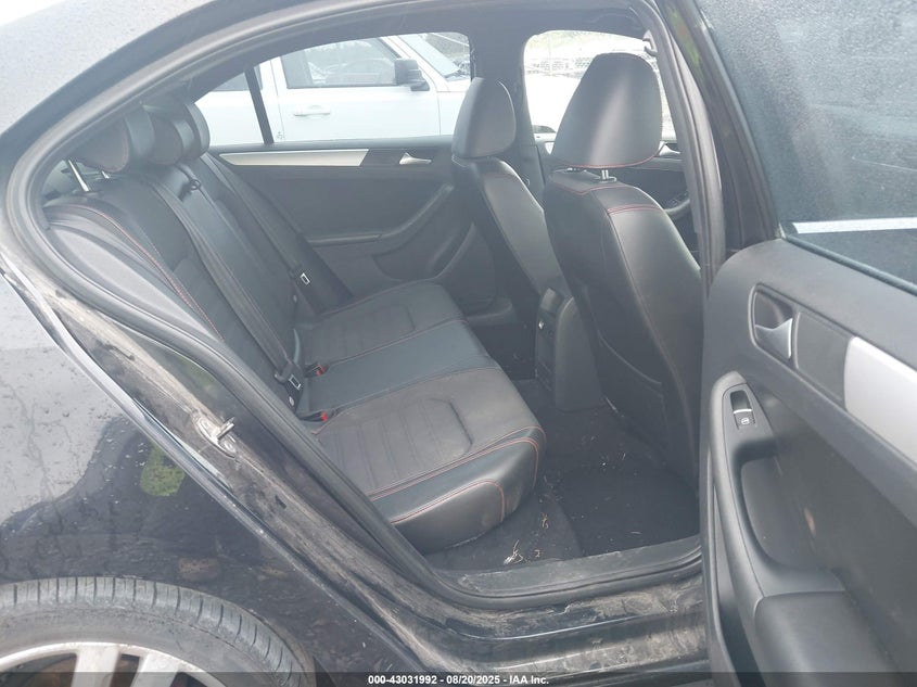 2013 VOLKSWAGEN JETTA GLI - 3VW4A7AJ1DM222870