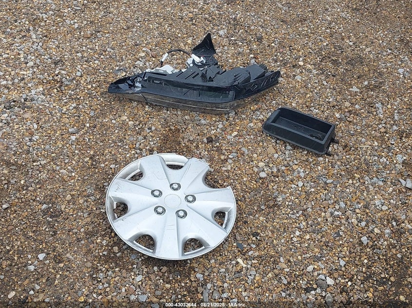 2000 Mazda 626 Es/Lx VIN: 1YVGF22CXY5148732 Lot: 43032644