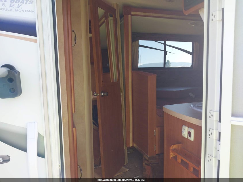 1L9TS1625BL310971 2011 LANCIA  photo no. 5