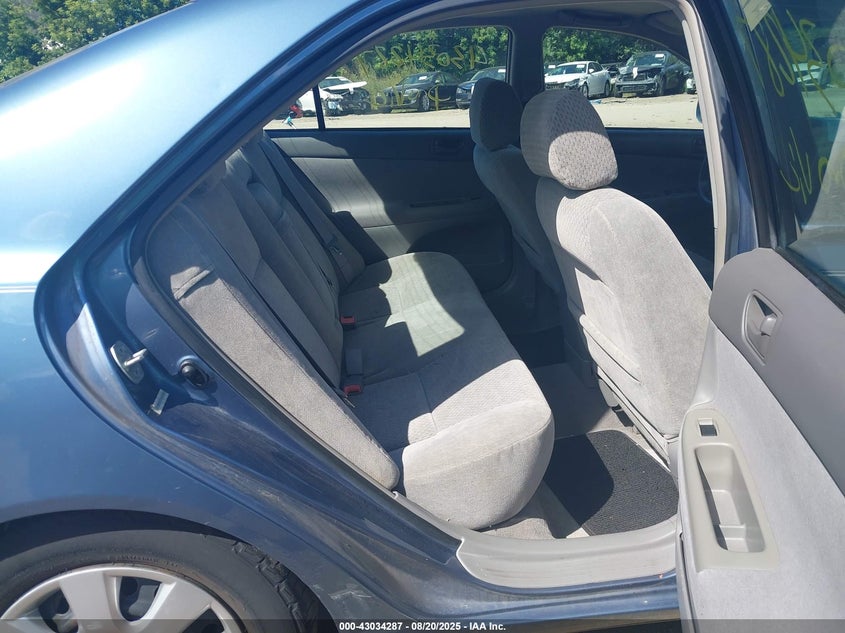 2002 Toyota Camry Le VIN: 4T1BE32K42U612588 Lot: 43034287