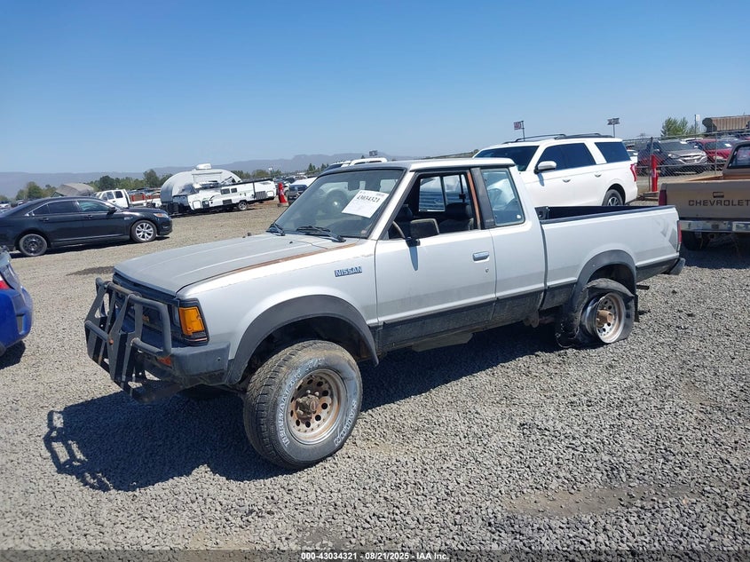 1986 Nissan 720 King Cab silver pickup gasoline JN6ND06Y7GW103461 photo #3
