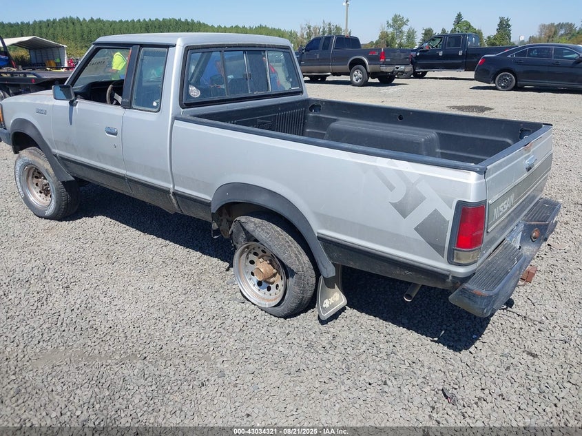 1986 Nissan 720 King Cab silver pickup gasoline JN6ND06Y7GW103461 photo #4