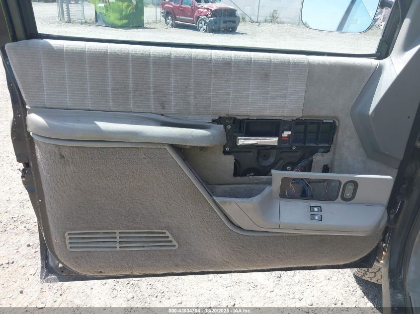 1992 GMC Yukon VIN: 1GKEK18K5NJ705491 Lot: 43034704