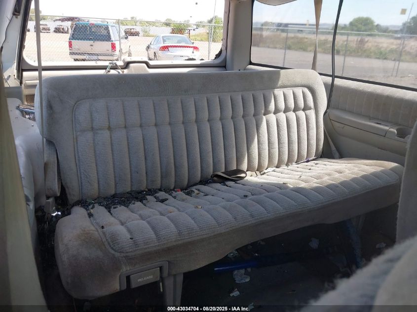 1992 GMC Yukon VIN: 1GKEK18K5NJ705491 Lot: 43034704