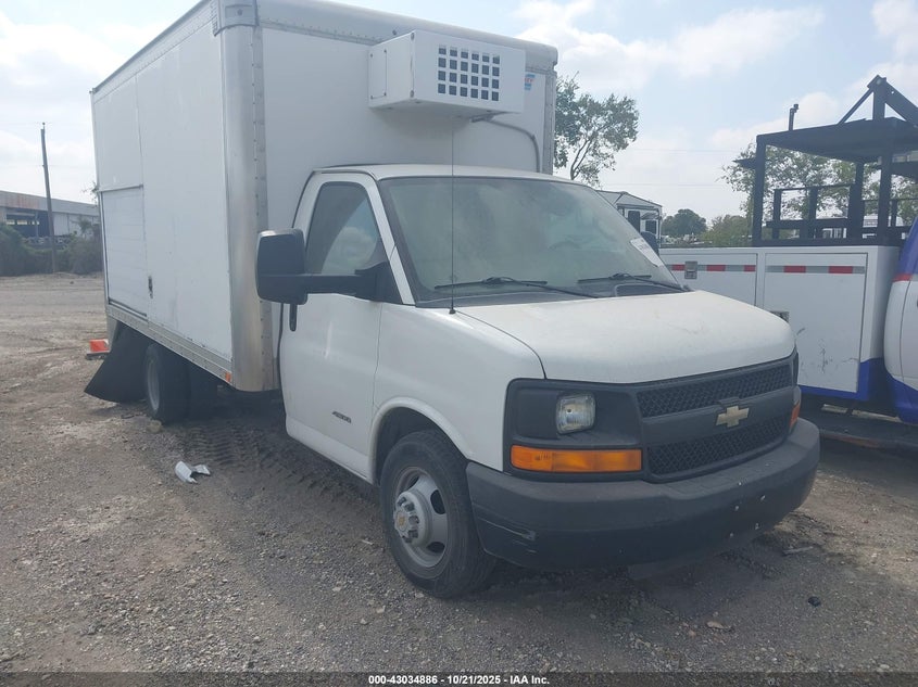 2016 Chevrolet Express Cutaway 4500 1GB6GUCG3G1241498 photo #1