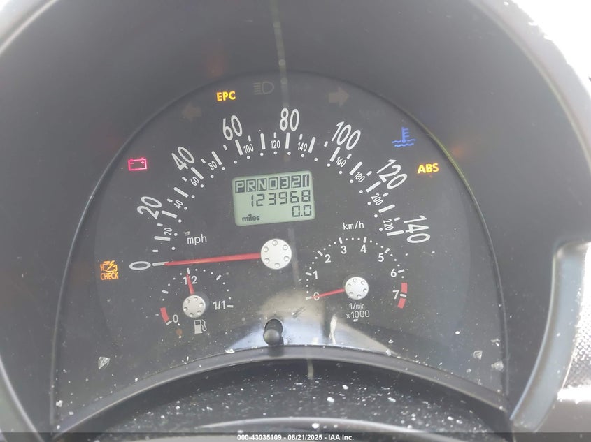 2002 Volkswagen New Beetle Gl VIN: 3VWBK21C62M428272 Lot: 43035109