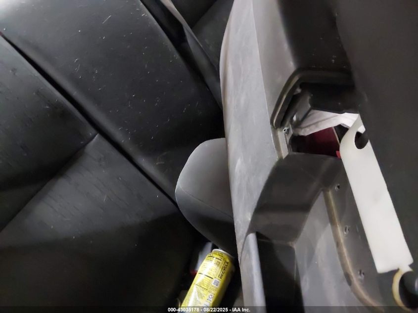 2008 Ford Focus Se/Ses VIN: 1FAHP33N88W177109 Lot: 43035178