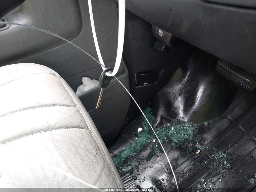 2003 Chevrolet Express VIN: 1GCFG15T831106872 Lot: 43037055