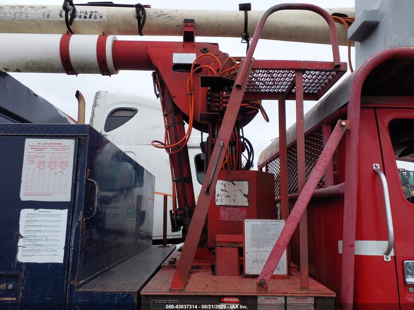 2000 International 4000 4700 VIN: 1HTSCAAN5YH238278 Lot: 43037314