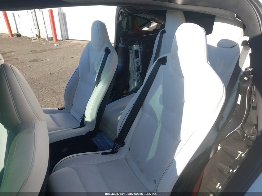 2023 Tesla Model X Plaid Tri Motor All-Wheel Drive VIN: 7SAXCBE61PF407905 Lot: 43037601