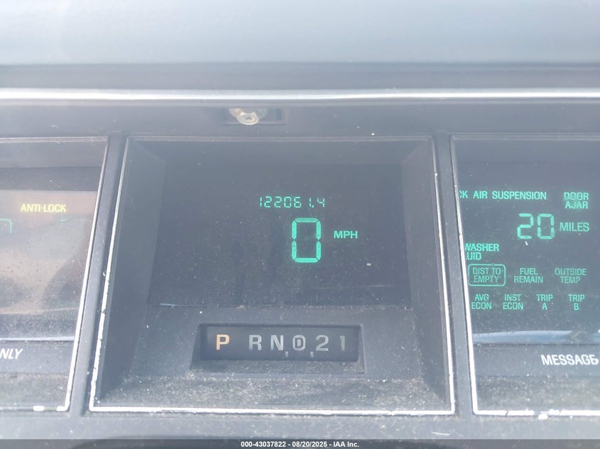 1993 Lincoln Town Car Executive VIN: 1LNLM81W6PY753476 Lot: 43037822