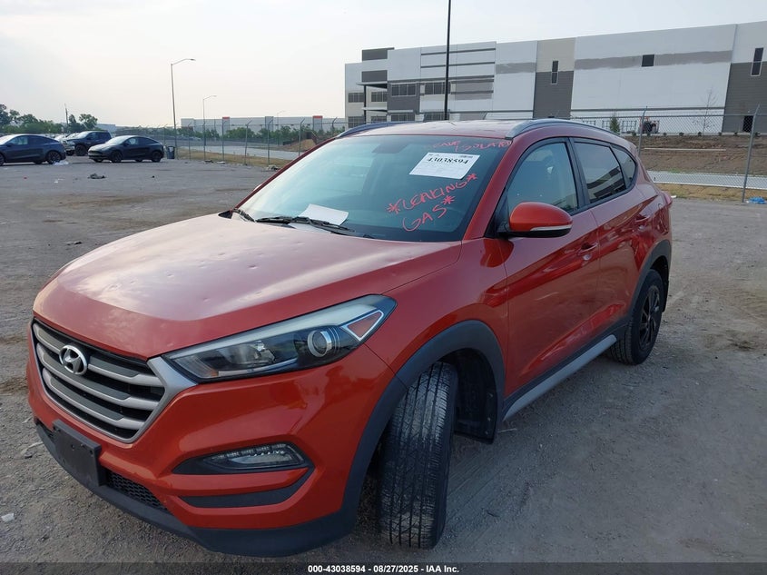 2017 HYUNDAI TUCSON SE PLUS - KM8J3CA44HU447932