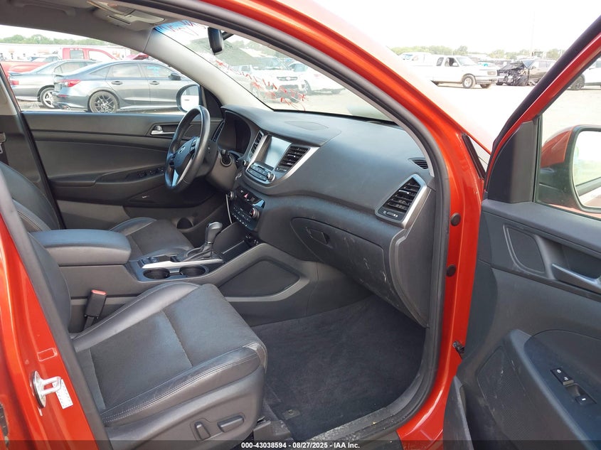 2017 HYUNDAI TUCSON SE PLUS - KM8J3CA44HU447932