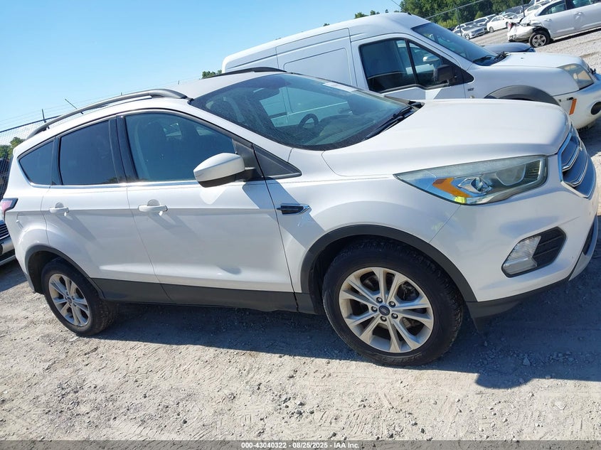2017 FORD ESCAPE SE 1FMCU9G9XHUD39780