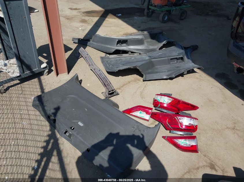 2019 Chevrolet Traverse 1Lt VIN: 1GNERGKW1KJ197688 Lot: 43040758