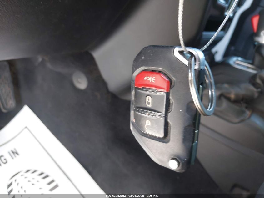 2019 Jeep Wrangler Unlimited Sahara 4X4 VIN: 1C4HJXEG9KW553082 Lot: 43042793