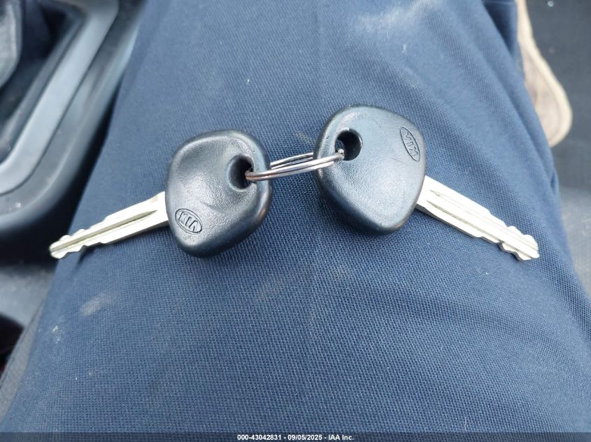 2011 Kia Soul + VIN: KNDJT2A25B7716555 Lot: 43042831