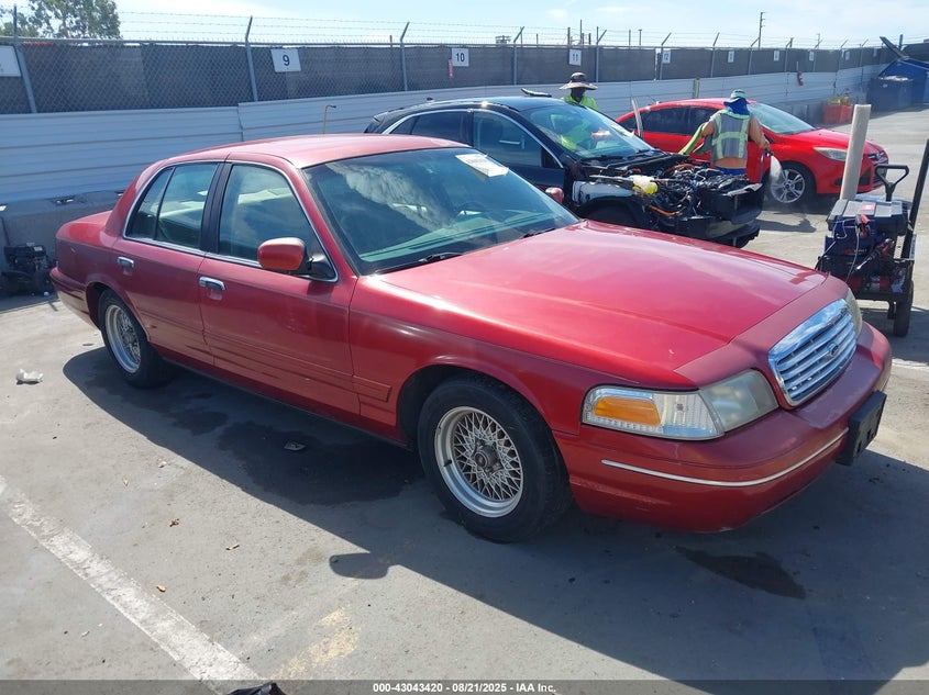 2FAFP74WX1X110608 2001 FORD CROWN VICTORIA photo no. 8