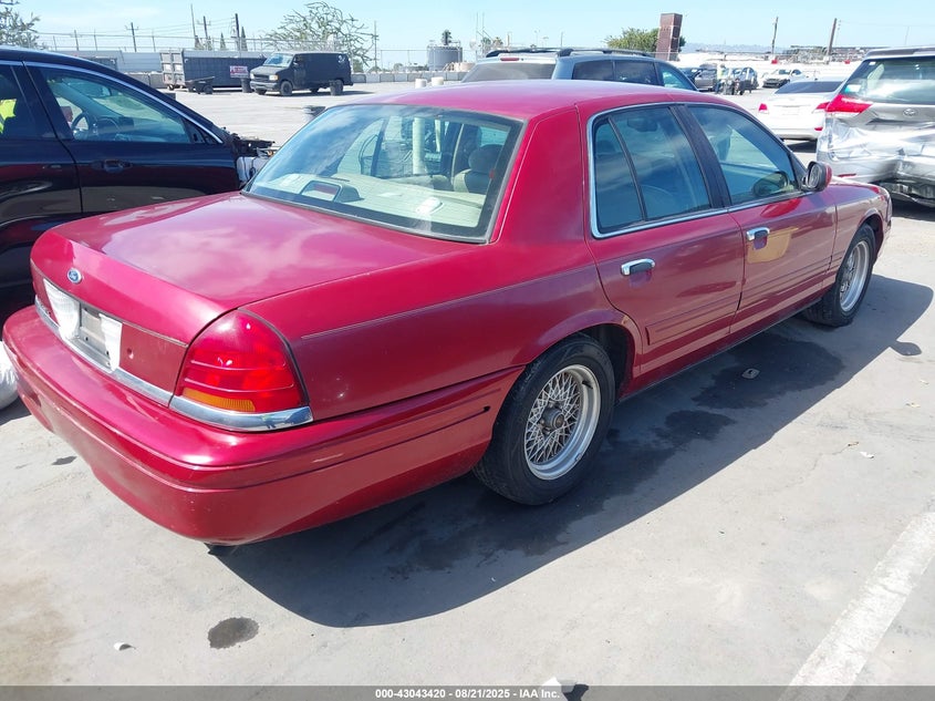 2FAFP74WX1X110608 2001 FORD CROWN VICTORIA photo no. 4