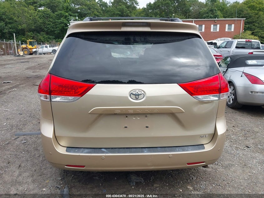 2013 TOYOTA SIENNA XLE V6 8 PASSENGER - 5TDYK3DC0DS342750