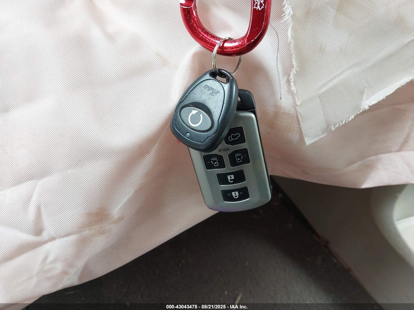 2013 TOYOTA SIENNA XLE V6 8 PASSENGER - 5TDYK3DC0DS342750