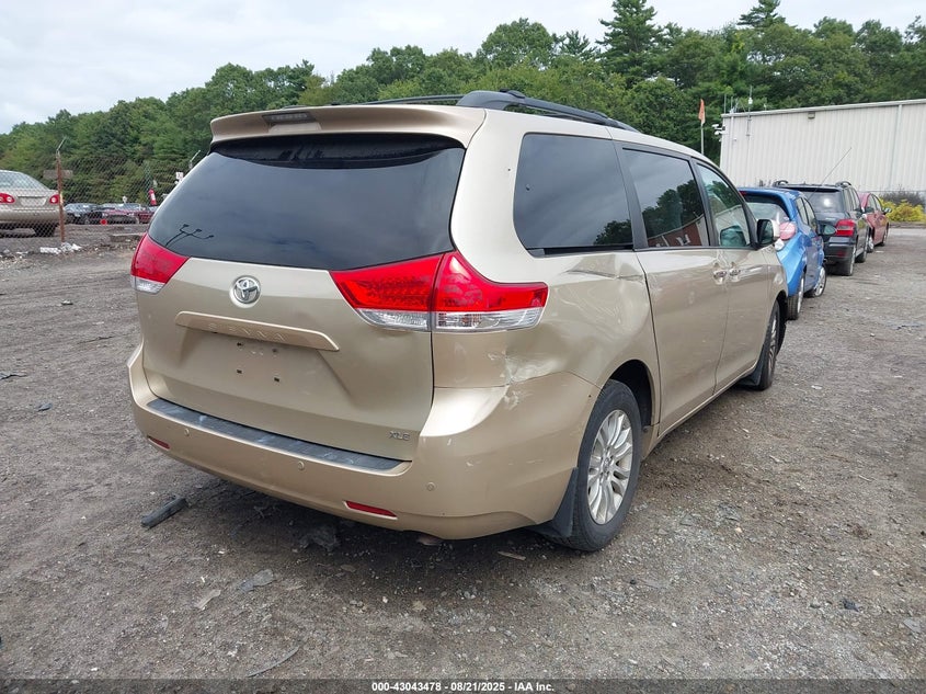 2013 TOYOTA SIENNA XLE V6 8 PASSENGER - 5TDYK3DC0DS342750