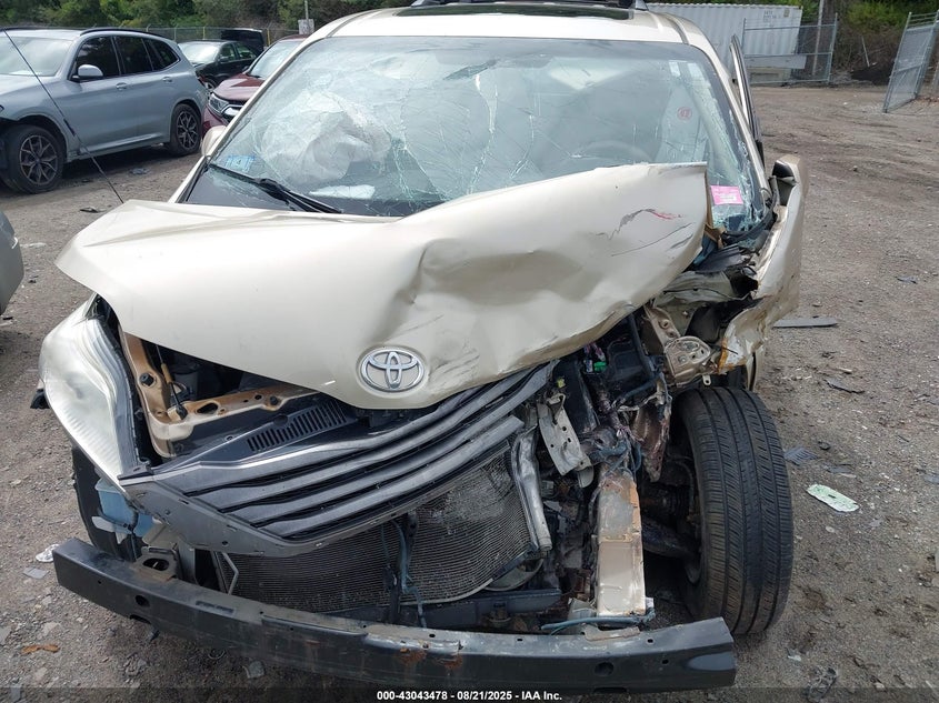 2013 TOYOTA SIENNA XLE V6 8 PASSENGER - 5TDYK3DC0DS342750