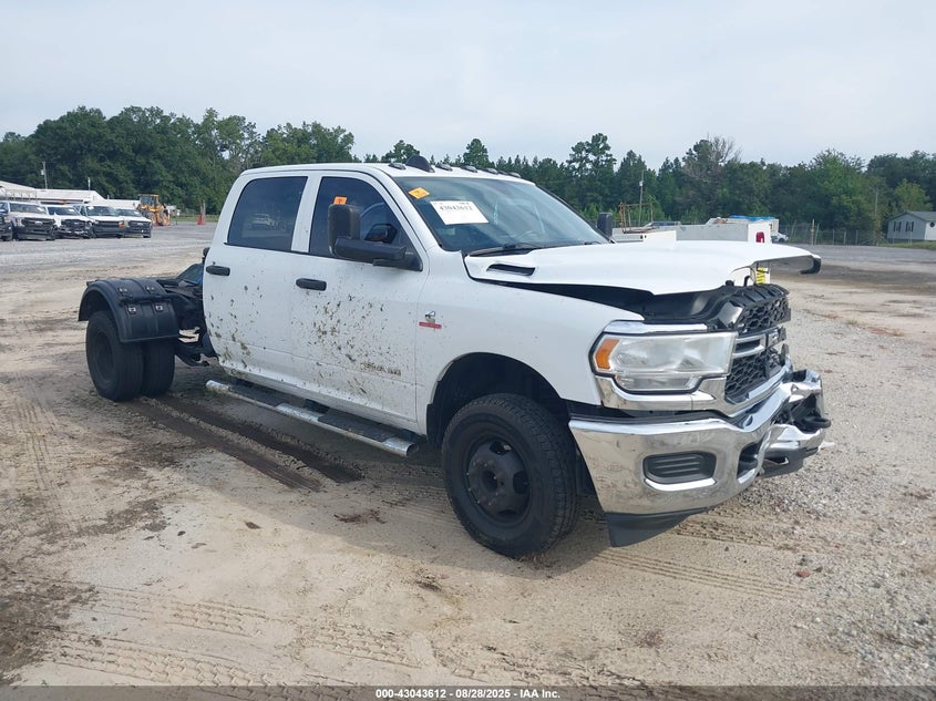 2021 Ram 3500 Tradesman 4X4 8' Box