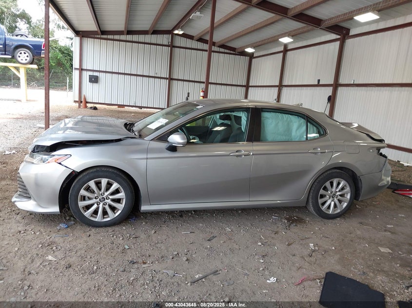 2019 Toyota Camry Le VIN: 4T1B11HK8KU835868 Lot: 43043645