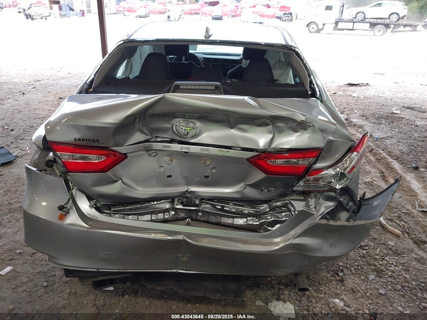 2019 Toyota Camry Le VIN: 4T1B11HK8KU835868 Lot: 43043645
