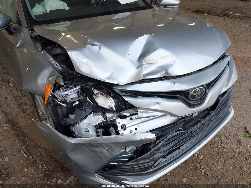 2019 Toyota Camry Le VIN: 4T1B11HK8KU835868 Lot: 43043645