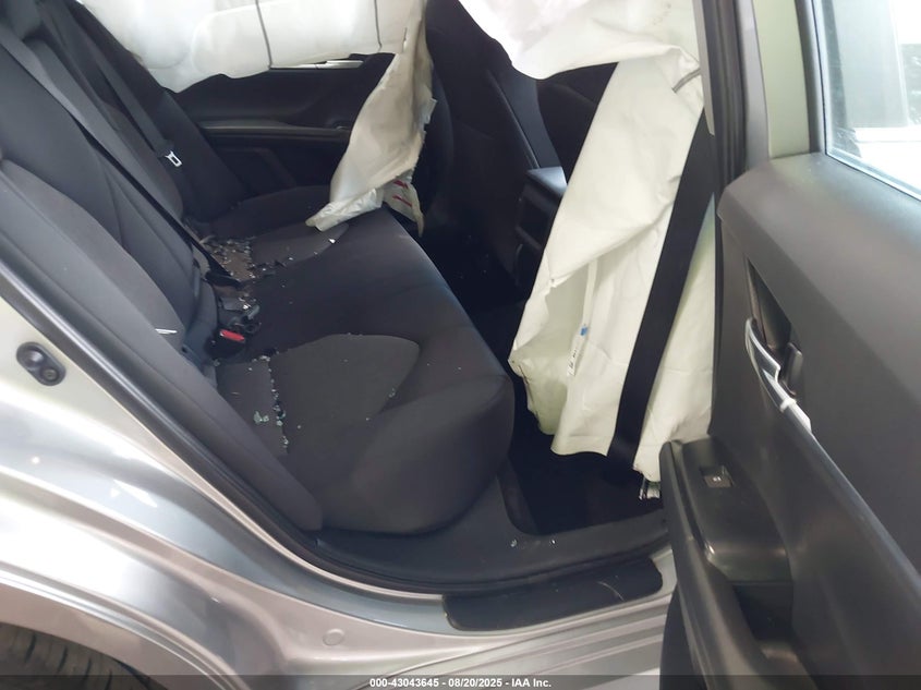 2019 Toyota Camry Le VIN: 4T1B11HK8KU835868 Lot: 43043645