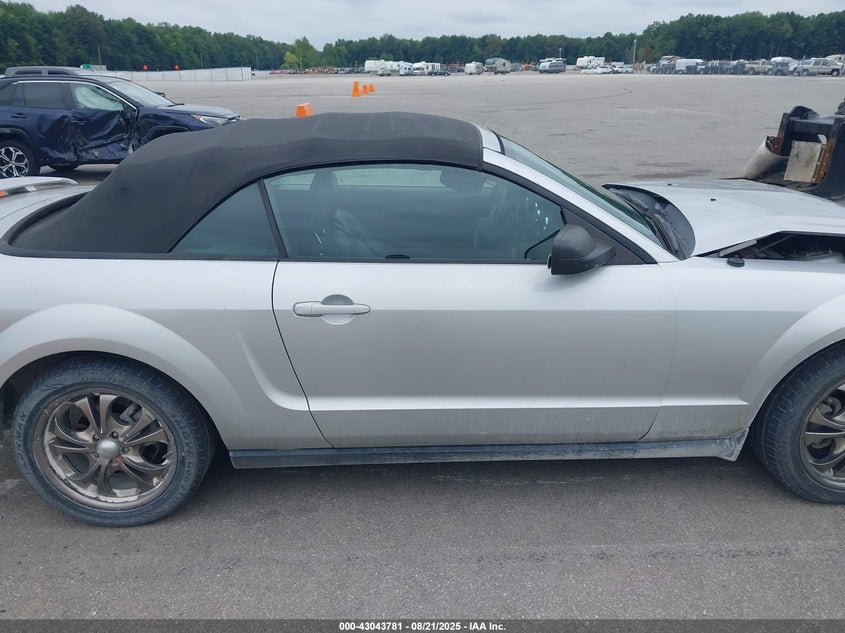 2005 Ford Mustang VIN: 1ZVFT84N855255024 Lot: 43043781