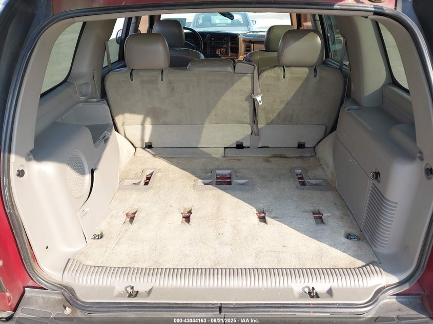 2005 Chevrolet Tahoe Ls VIN: 1GNEC13V85J113617 Lot: 43044163