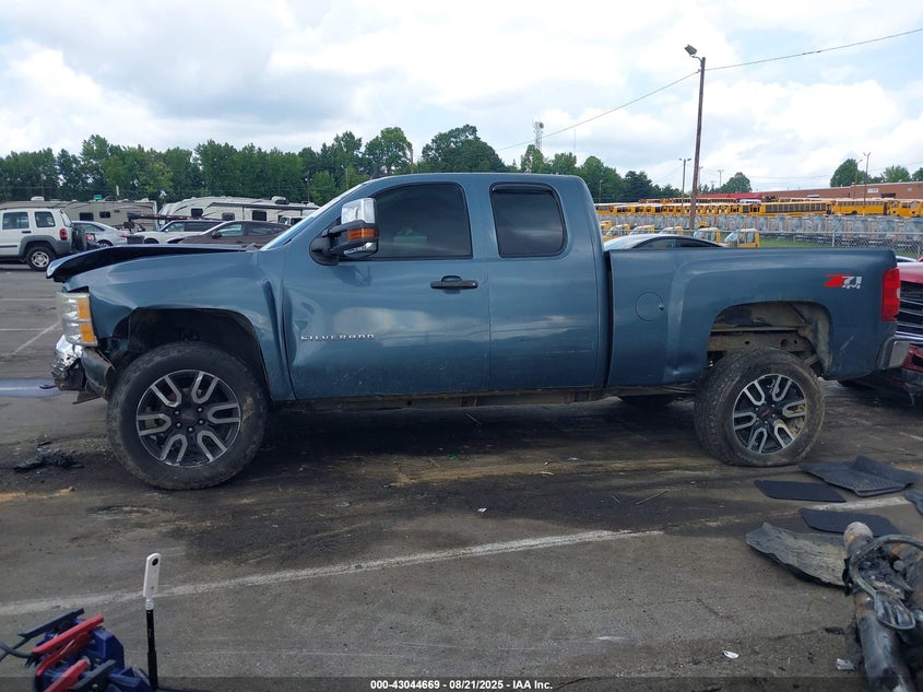 2011 Chevrolet Silverado 1500 Lt VIN: 1GCRKSE30BZ100629 Lot: 43044669