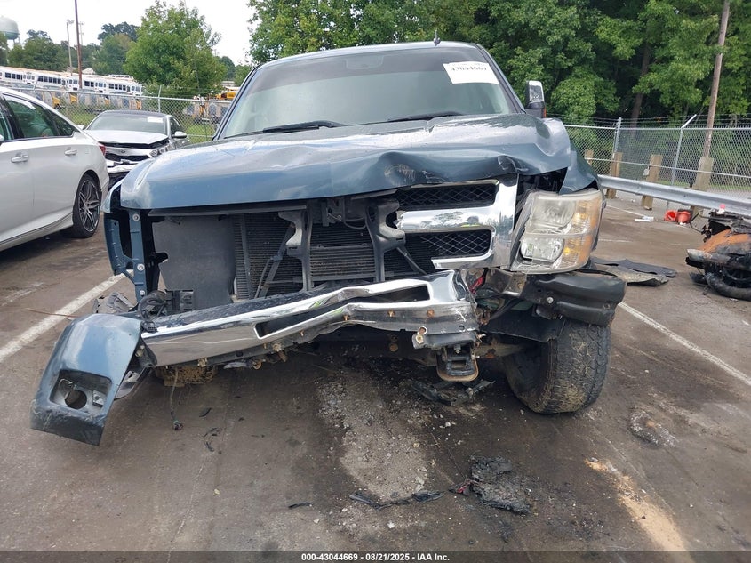 2011 Chevrolet Silverado 1500 Lt VIN: 1GCRKSE30BZ100629 Lot: 43044669