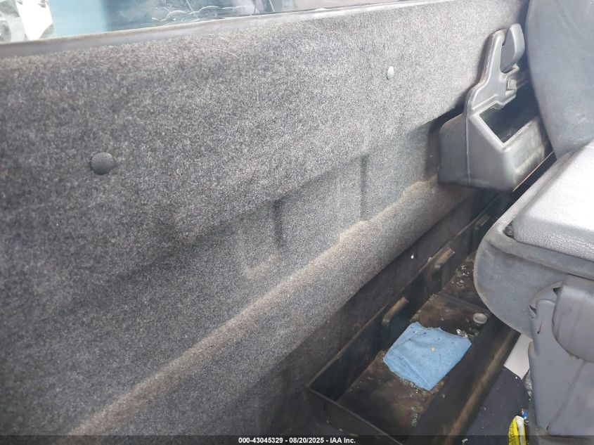 1999 Ford F-450 Lariat/Xl/Xlt VIN: 1FDXF46F4XED78881 Lot: 43045329