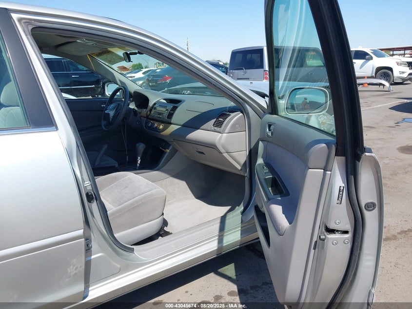 2005 Toyota Camry Le