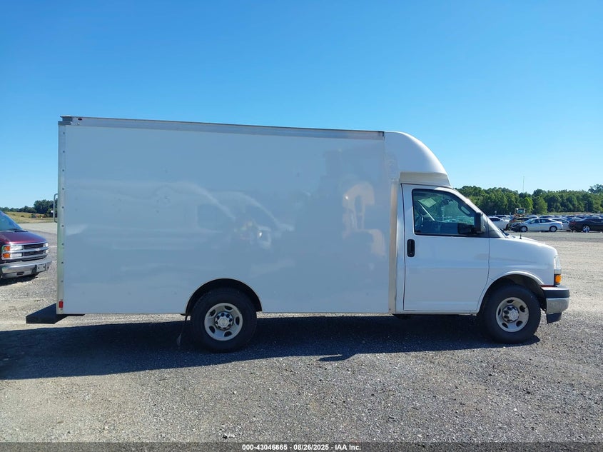 2019 Chevrolet Express Cutaway Work Van VIN: 1GB0GRFG5K1216397 Lot: 43046665