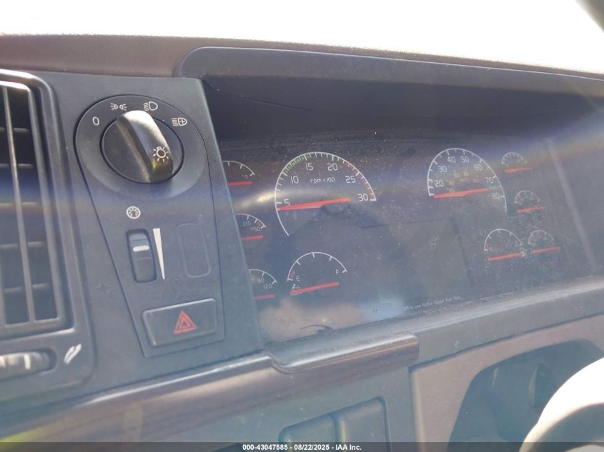 2018 Volvo Vnl VIN: 4V4NC9EH5JN993813 Lot: 43047585