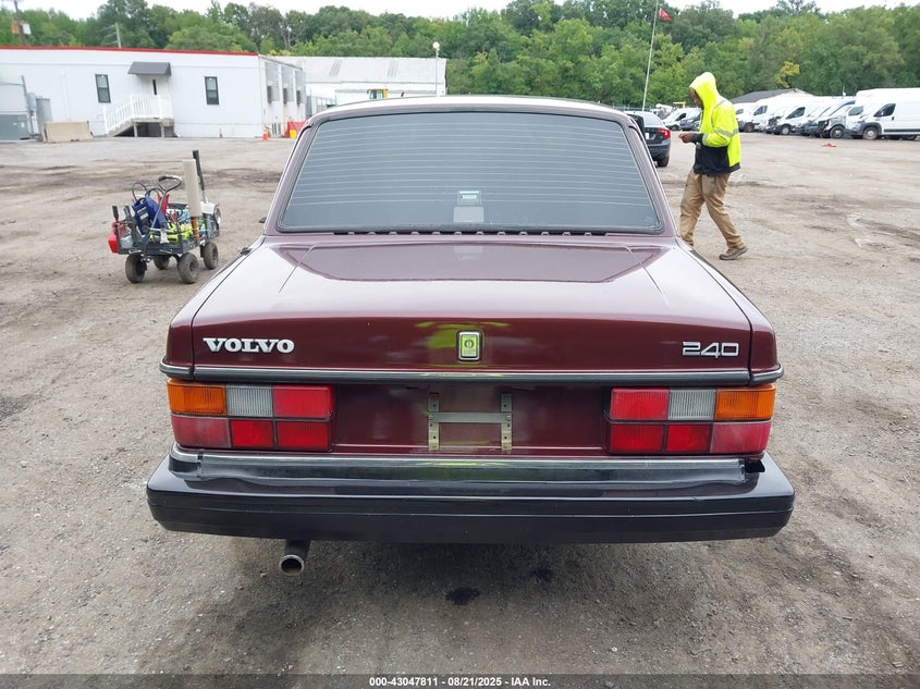 1991 Volvo 240 VIN: YV1AA8844M1435668 Lot: 43047811