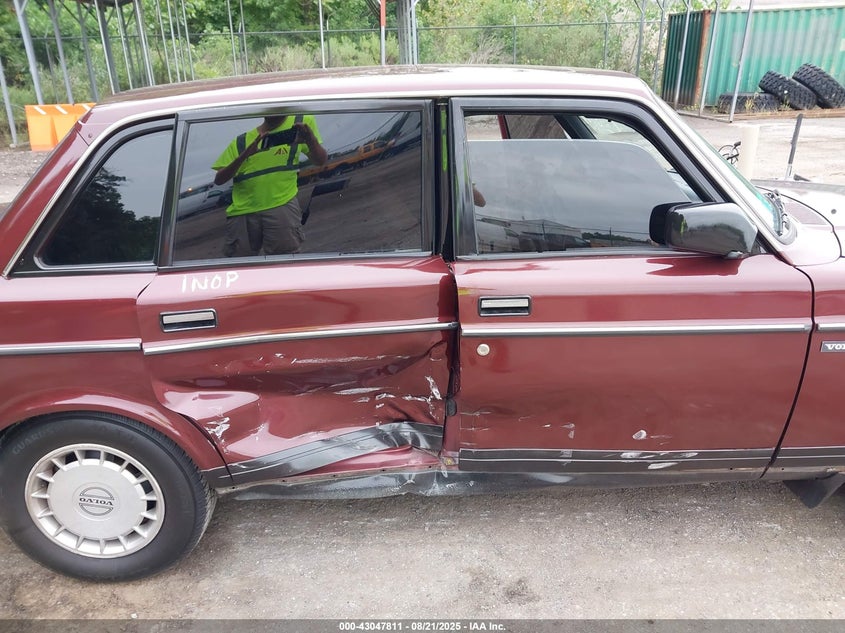 1991 Volvo 240 VIN: YV1AA8844M1435668 Lot: 43047811