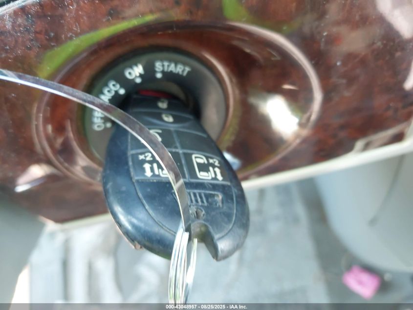 2010 Chrysler Town & Country Touring VIN: 2A4RR5D12AR427744 Lot: 43048957