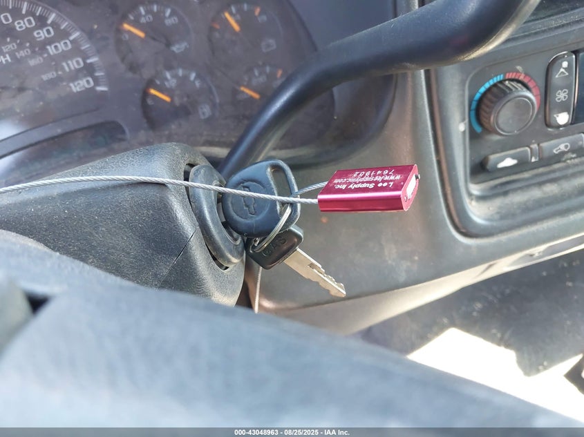 2005 Chevrolet Silverado 1500 Z71 VIN: 2GCEK13T851391955 Lot: 43048963