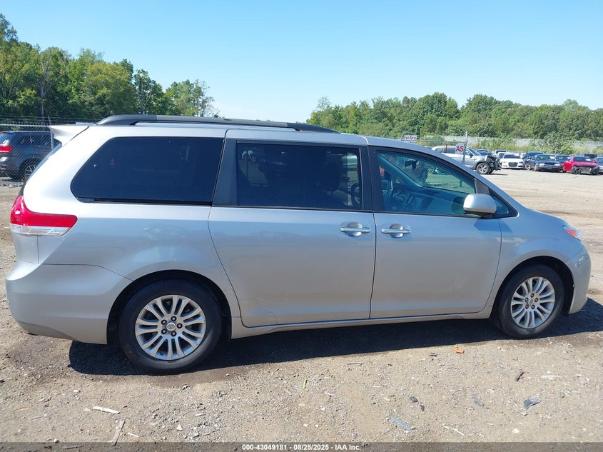 2011 Toyota Sienna Xle V6 VIN: 5TDYK3DC5BS042652 Lot: 43049181