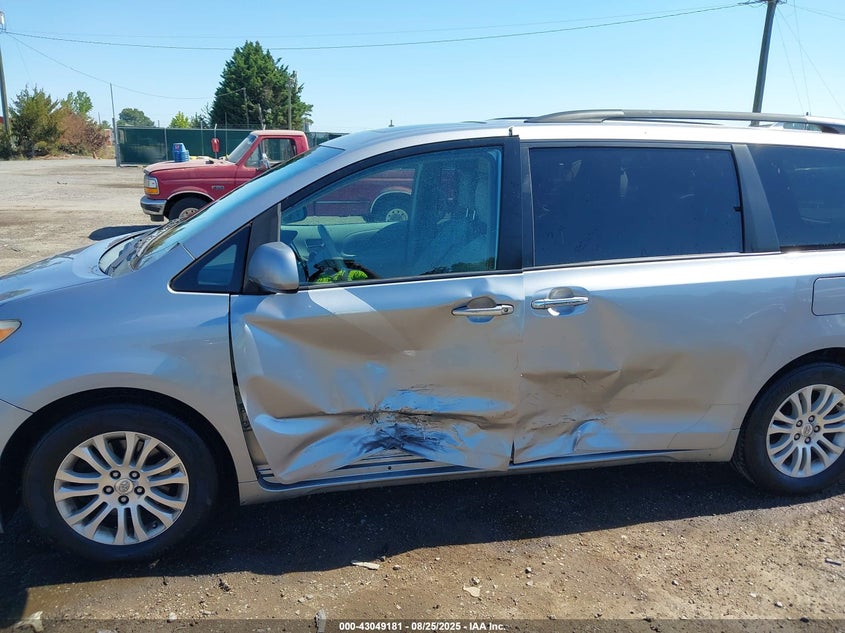 2011 Toyota Sienna Xle V6 VIN: 5TDYK3DC5BS042652 Lot: 43049181